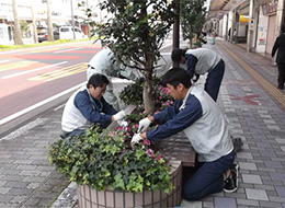 当社グループからは3名が秋の植栽活動に参加